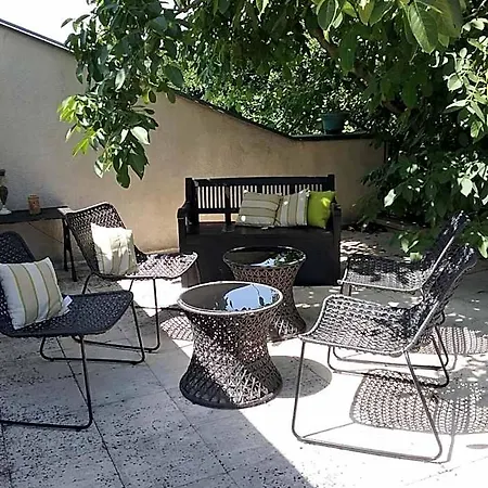 Les De La Nied Bed & Breakfast