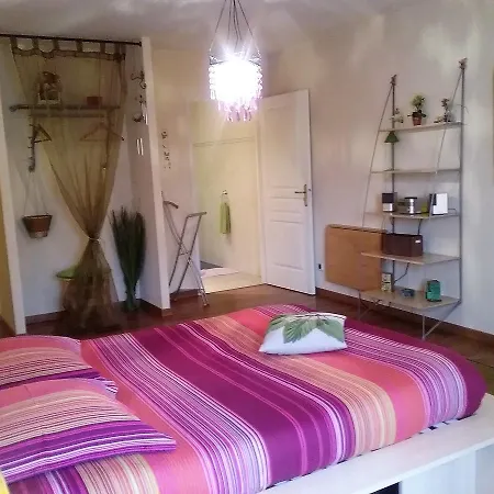 Bed & Breakfast Les De La Nied 3*