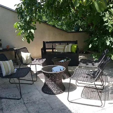Les De La Nied Bed & Breakfast