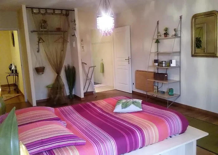 فندق مبيت وإفطار Les De La Nied 3*